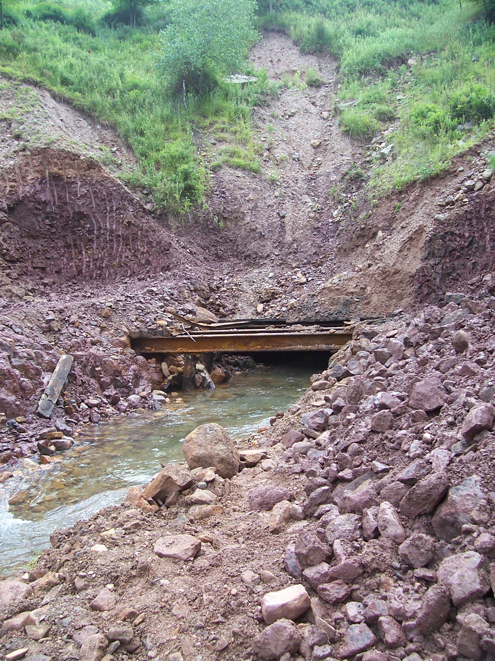 7 18 2005 clearing of mine tunnel opening